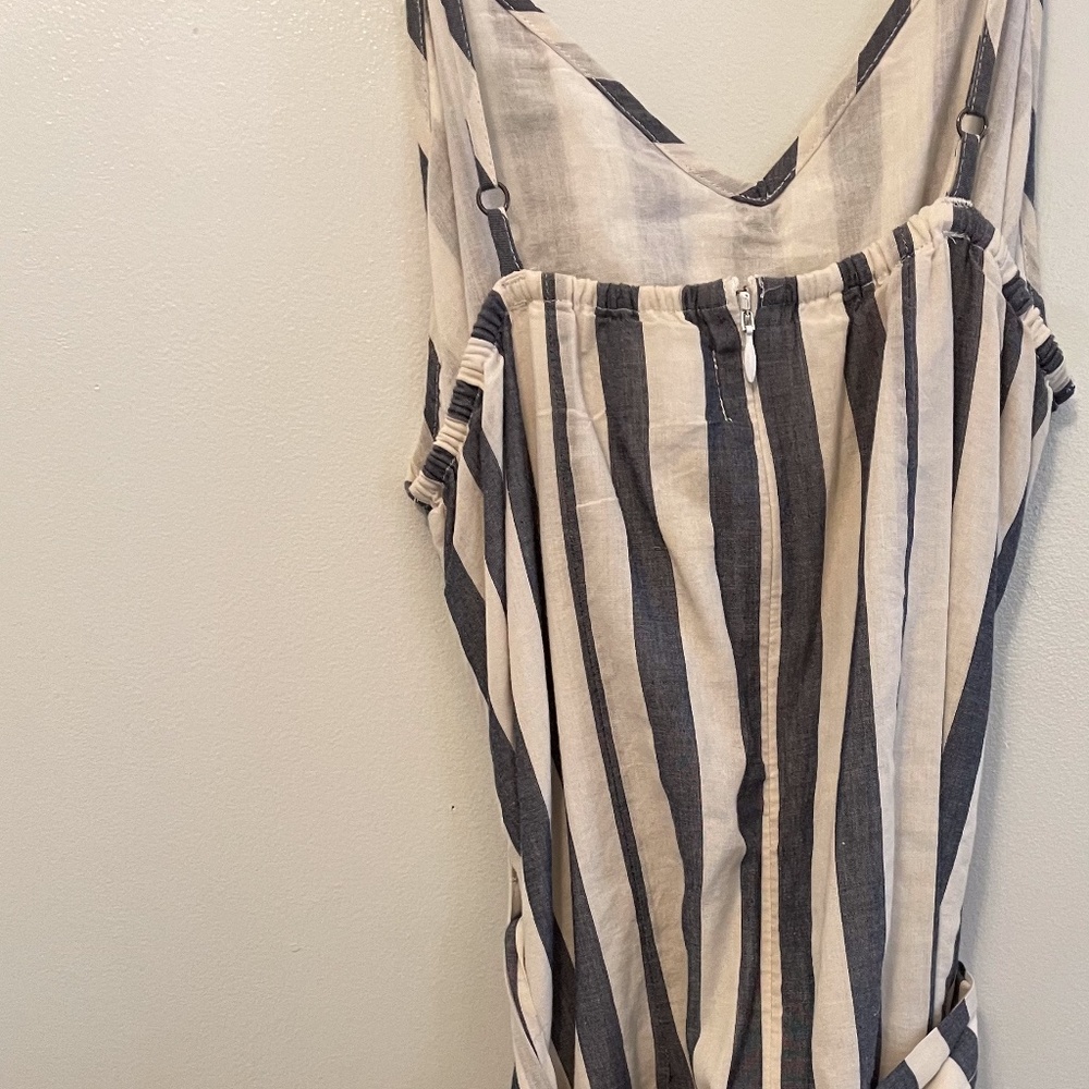 Urban Outfitters Striped Wrap Dress, size 6 - Picture 5 of 6